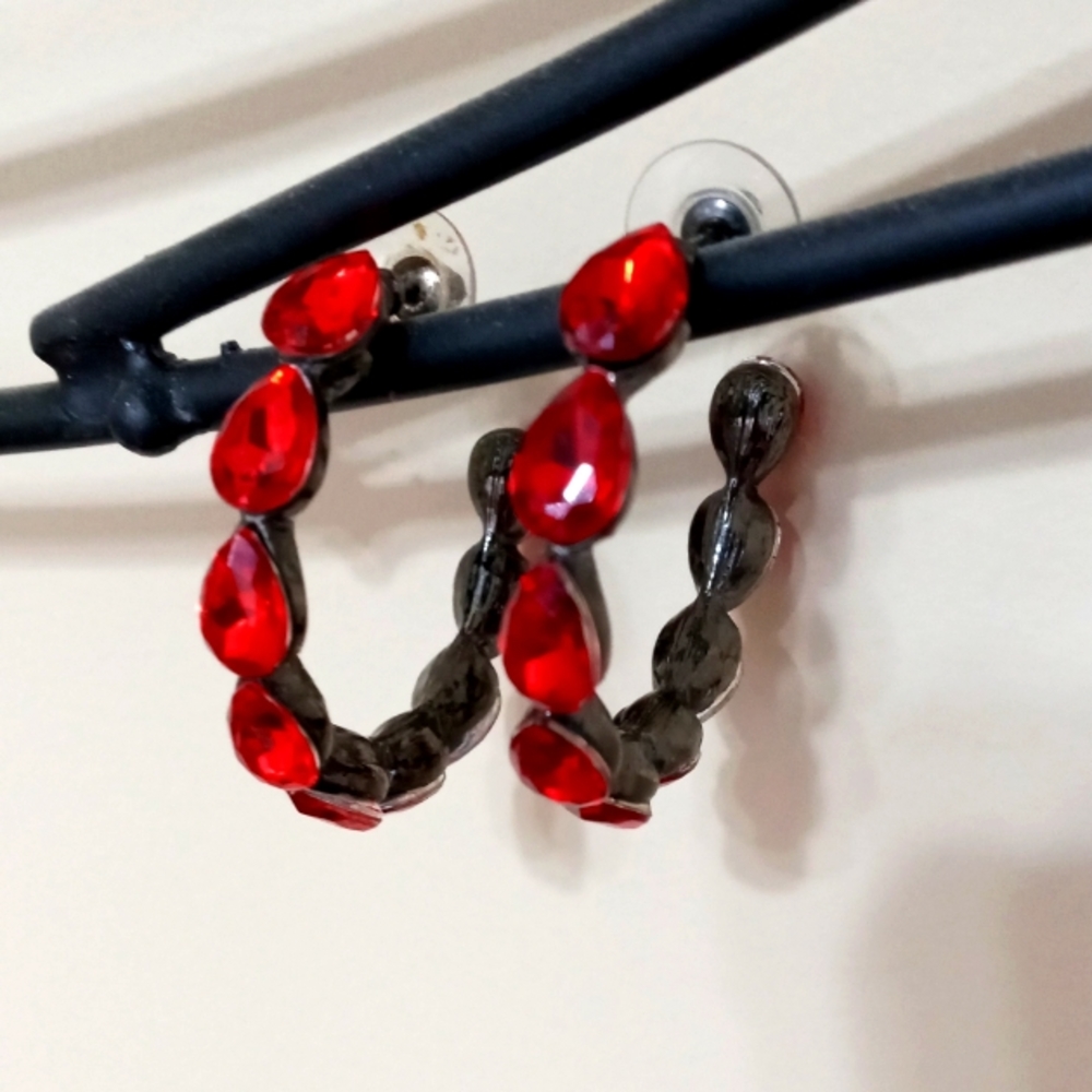 Red Jewelled Metal Earrings - Gorgeous! Estate Jewelry